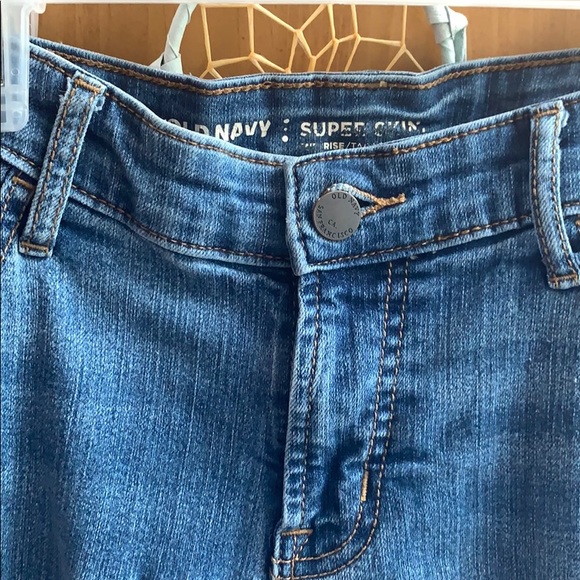 Old Navy Mid Rise Skinny Jeans - Picture 3 of 6